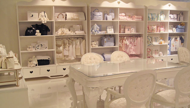 Fotografía del stand de Newborn en Pitti Bimbo 2011